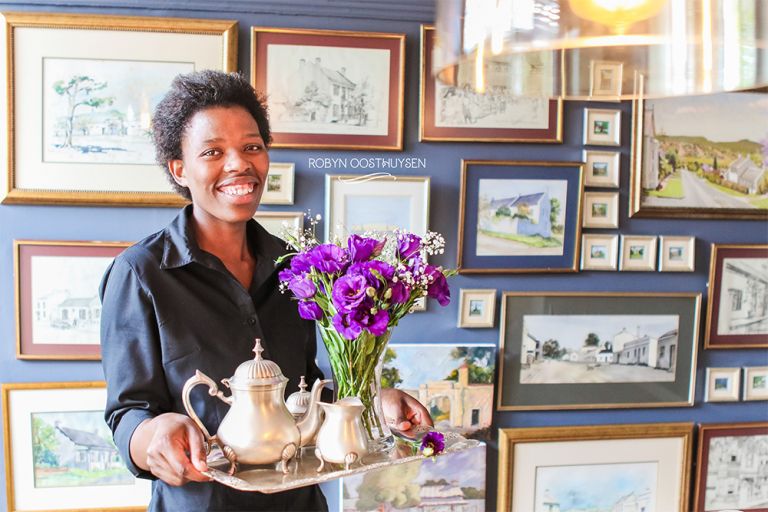 Design Ardour / Robyn Oosthuysen / Art, Design & Images / Pam Golding Properties / Profile Photo / Portrait Photography / Grahamstown / South Africa